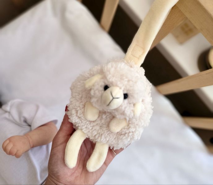 Білий шум "Ягня" у авторському чохлі з кріпленням на ліжечко mSheep - Milk фото