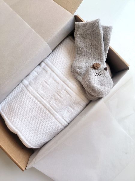 Подарунковий набір з пледом та шкарпетками grey set co фото